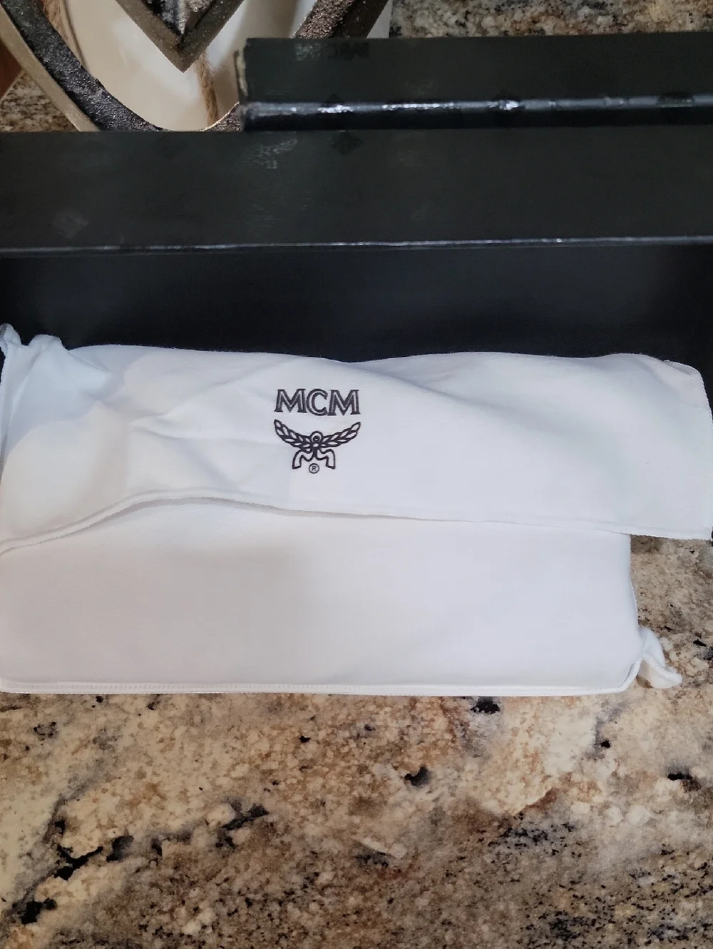 MCM NWOT Pink Wallet with Gold Accents FULL INCLUSSION - Picture 6 of 11